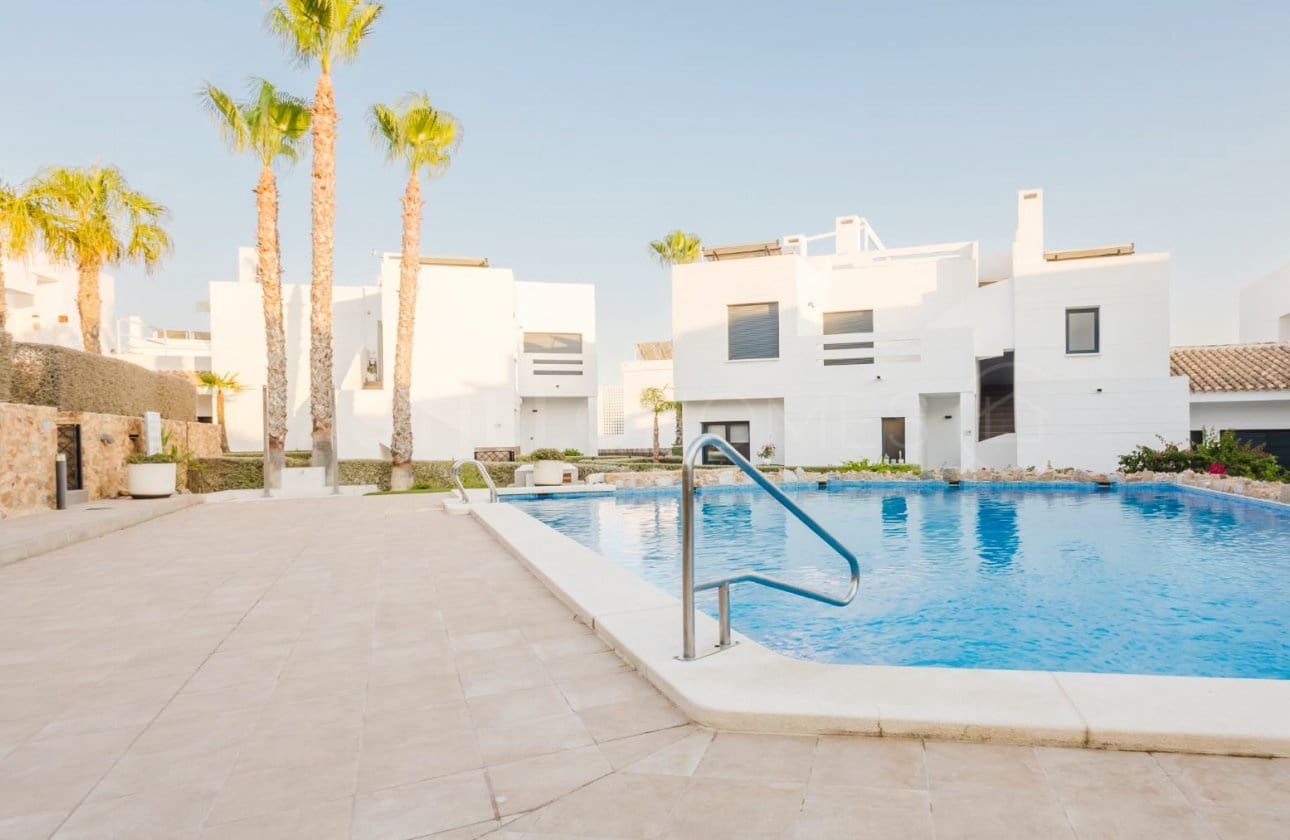 2 soveværelse Penthouse til salg i Villamartin med swimmingpool - € 365.000 (Ref: 9143170)