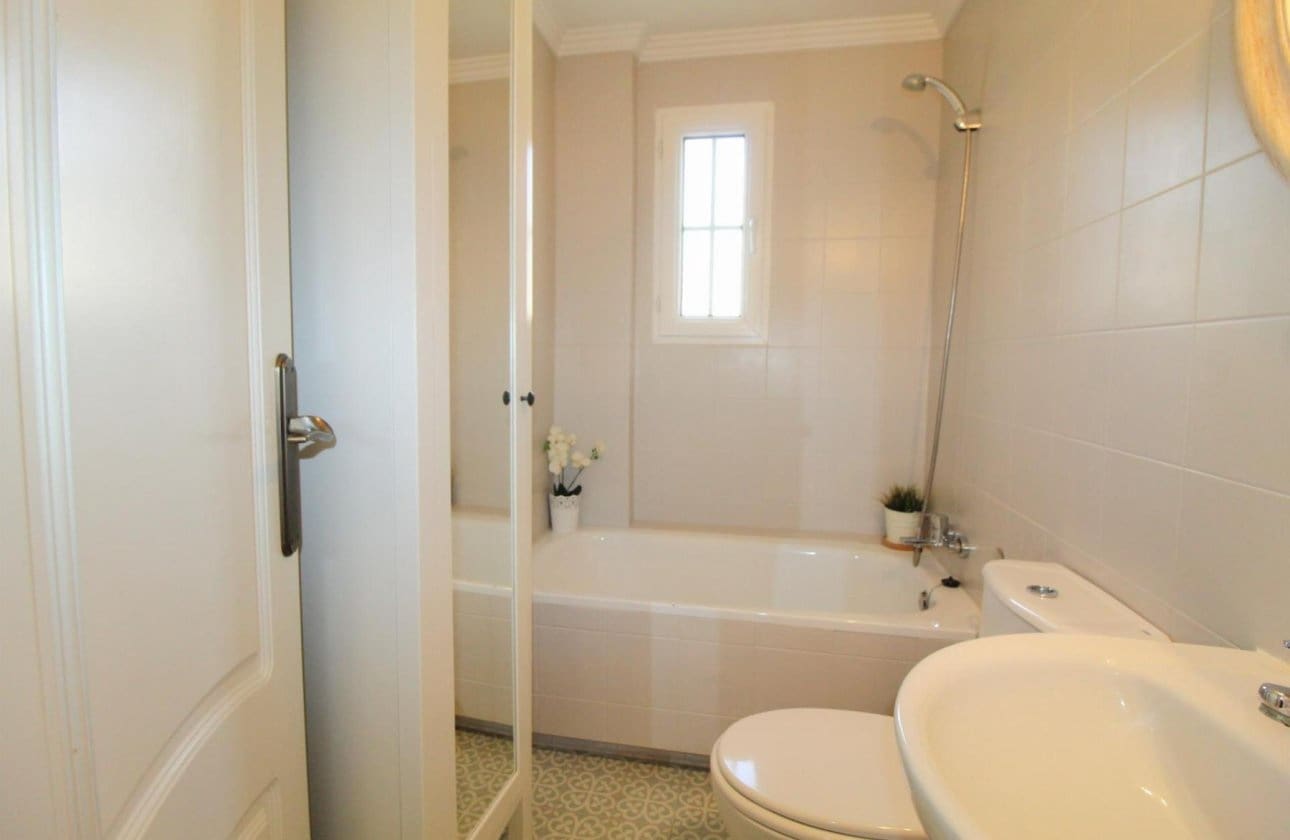 3 makuuhuone Huoneisto myytävänä paikassa La Veleta - 199 900 € (Ref: 9152727)