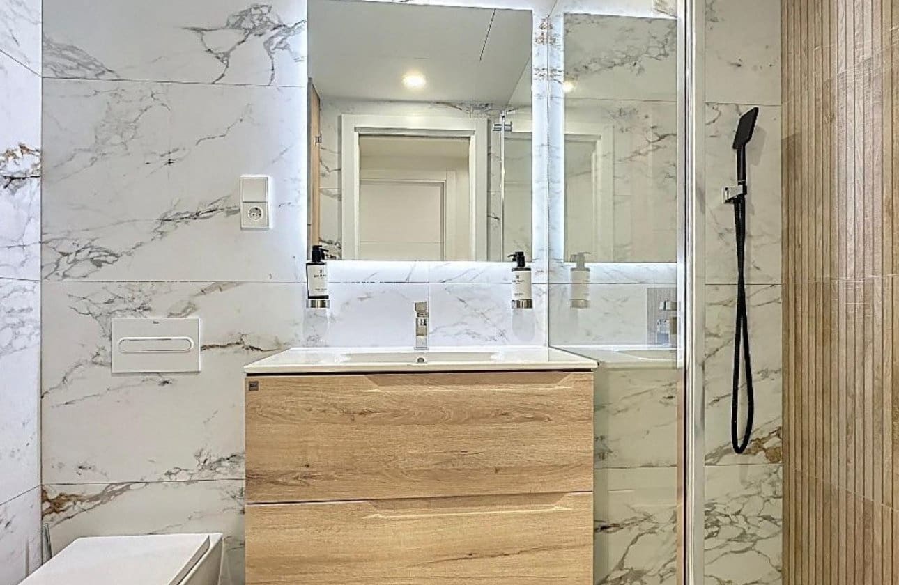 2 makuuhuone Ranta-asunto myytävänä paikassa Los Cuarteros mukana uima-altaan - 257 000 € (Ref: 9175530)