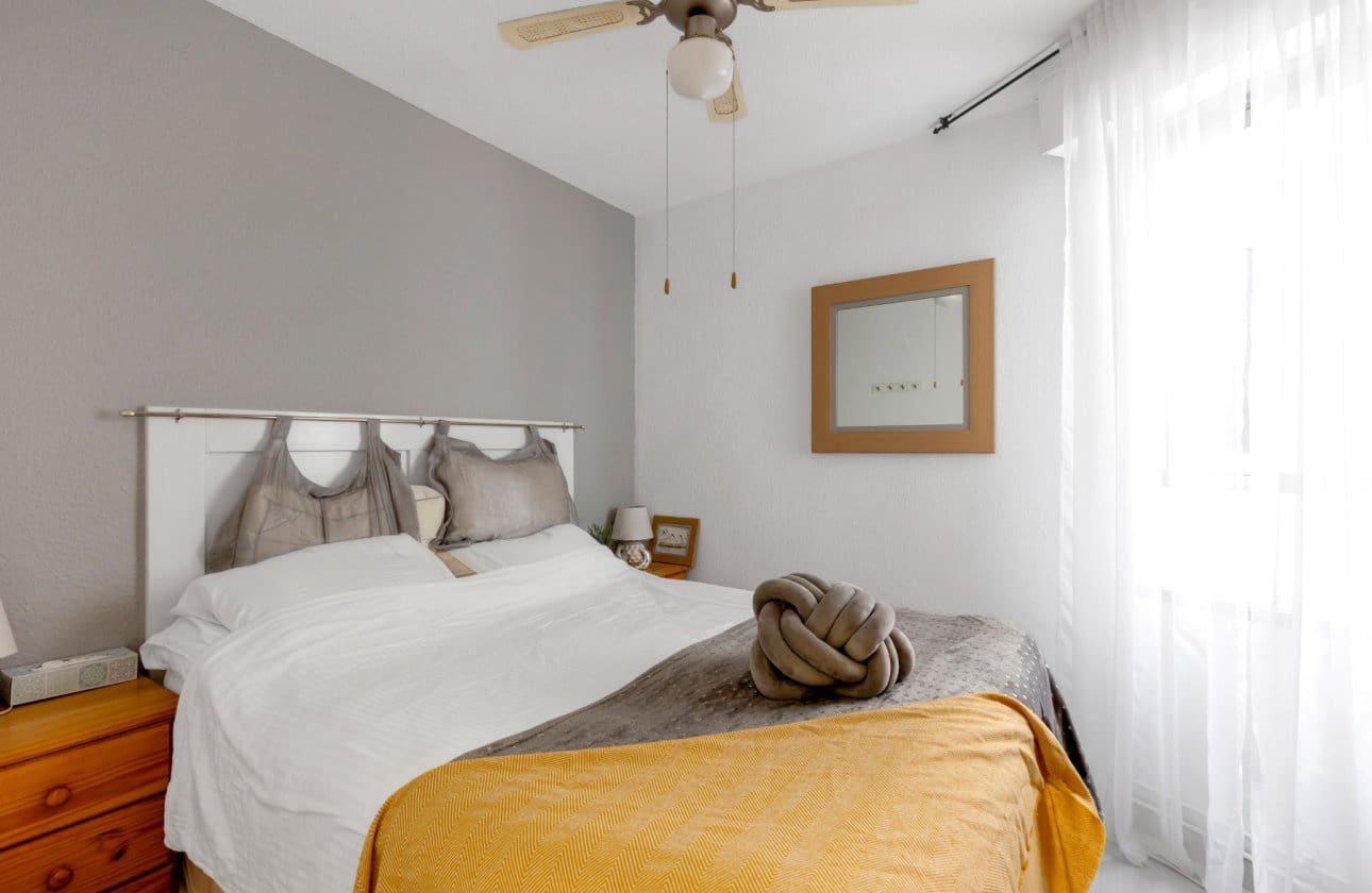 Apartamento de 2 habitaciones en Torrevieja en venta - 179.000 € (Ref: 9181287)