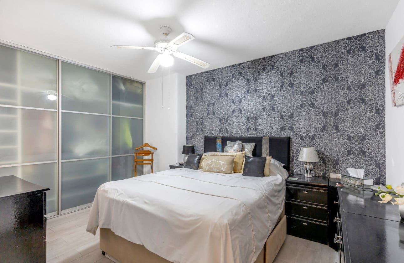 Apartamento de 2 habitaciones en Torrevieja en venta - 179.000 € (Ref: 9181287)