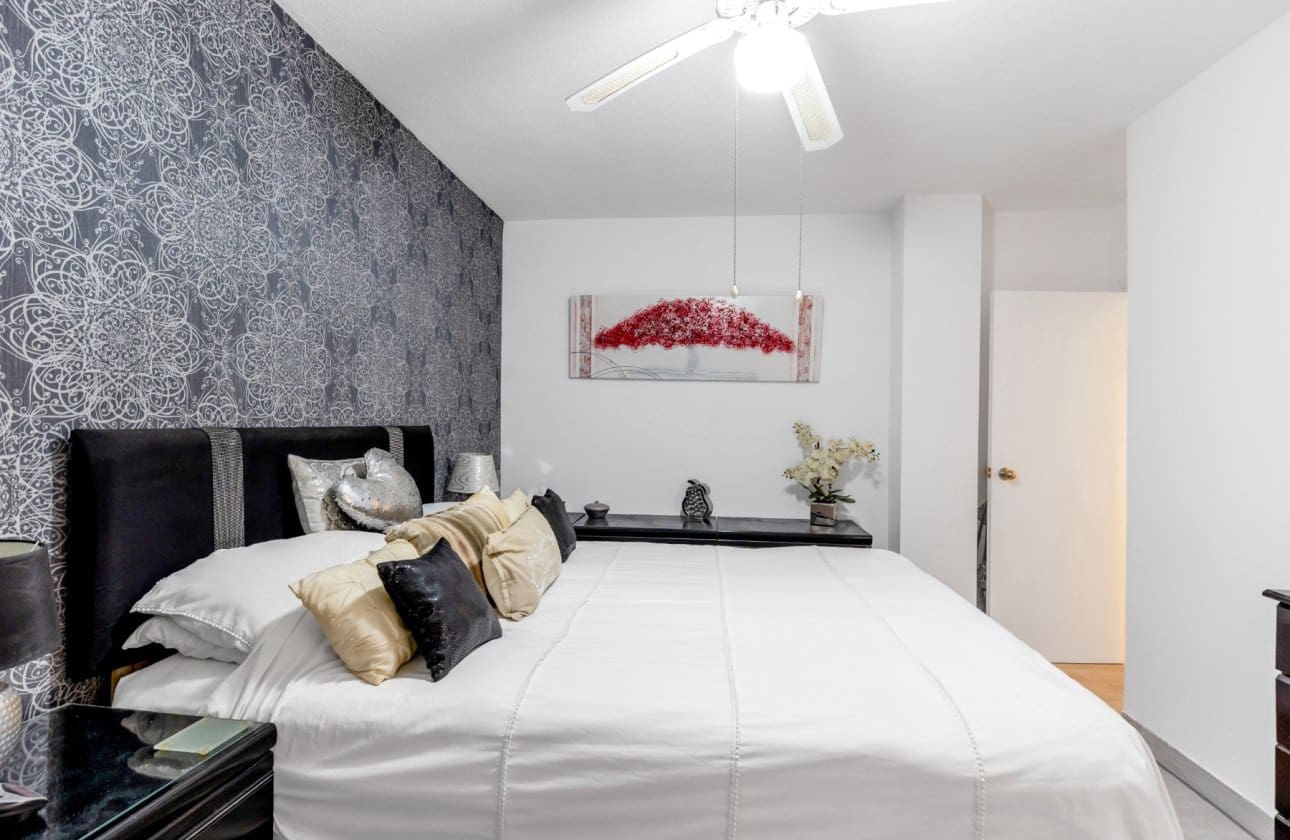 Apartamento de 2 habitaciones en Torrevieja en venta - 179.000 € (Ref: 9181287)