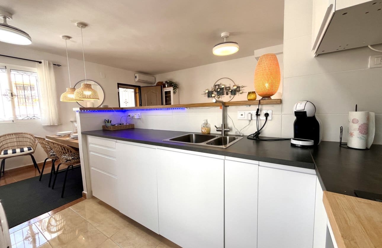 3 sovrum Hus till salu i Los Montesinos med pool - 199 999 € (Ref: 9204889)