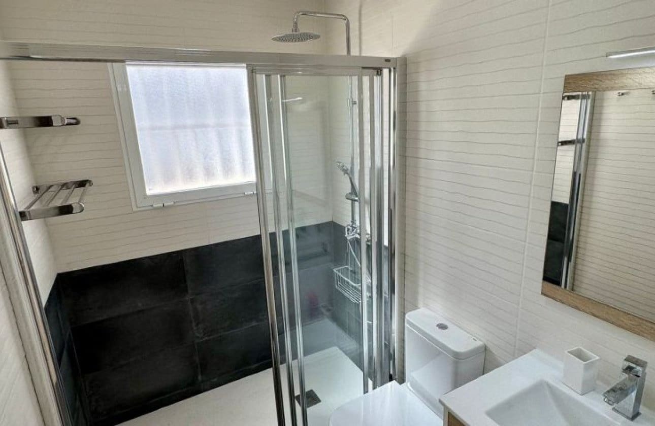 2 soverom Villa til salgs i Torrevieja med svømmebasseng - € 385 000 (Ref: 9231075)