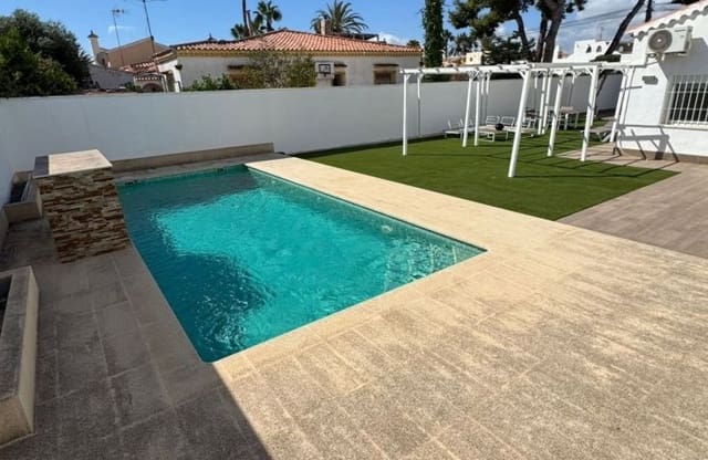2 chambre Villa/Maison à vendre à Parque Acuático - Sector 25, Torrevieja avec piscine - 385 000 € (Ref: 9231075)