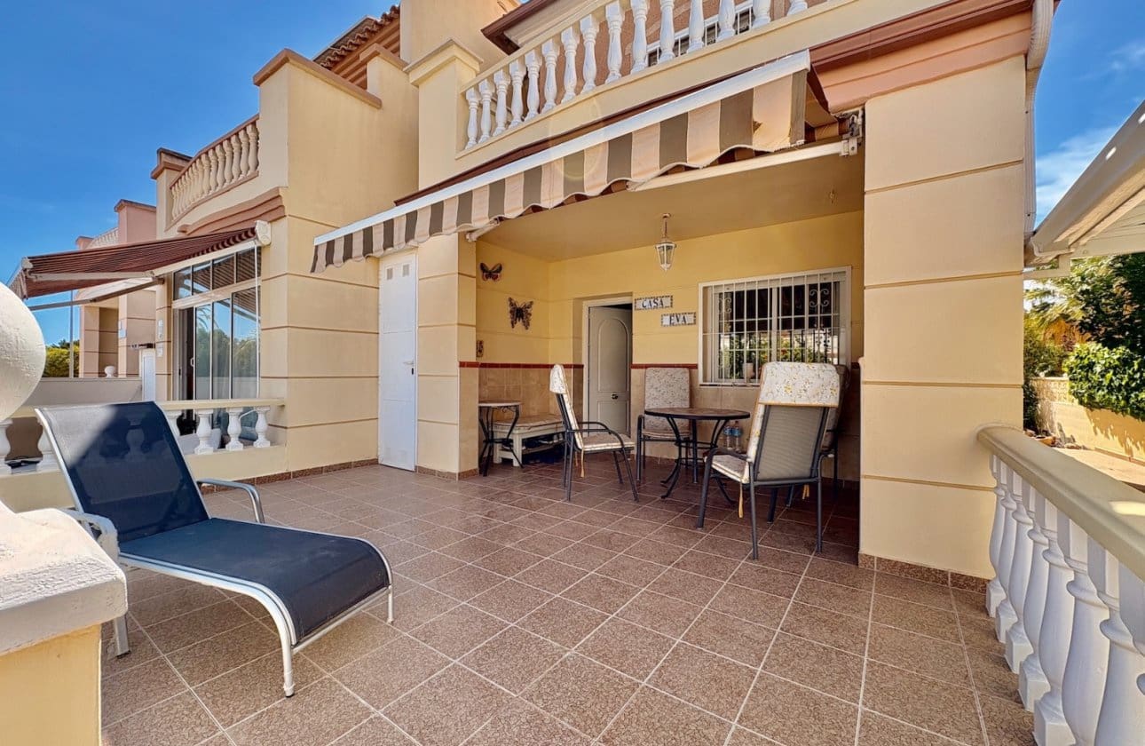 Chalet de 3 habitaciones en Ciudad Quesada en venta con piscina - 249.000 € (Ref: 9233859)