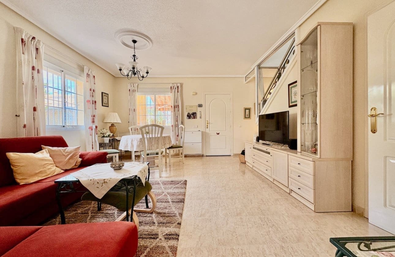 Chalet de 3 habitaciones en Ciudad Quesada en venta con piscina - 249.000 € (Ref: 9233859)