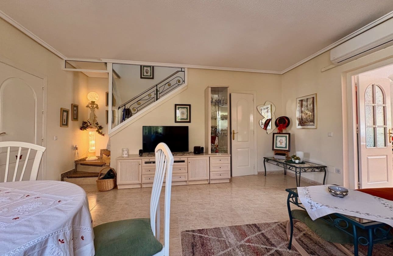 Chalet de 3 habitaciones en Ciudad Quesada en venta con piscina - 249.000 € (Ref: 9233859)