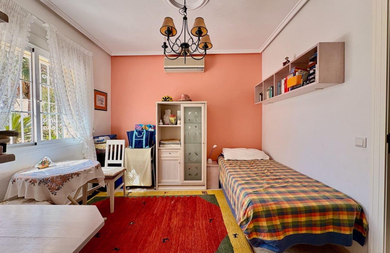 Chalet de 3 habitaciones en Ciudad Quesada en venta con piscina - 249.000 € (Ref: 9233859)