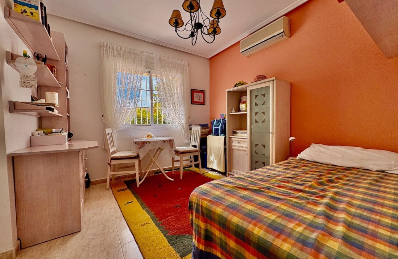 Chalet de 3 habitaciones en Ciudad Quesada en venta con piscina - 249.000 € (Ref: 9233859)