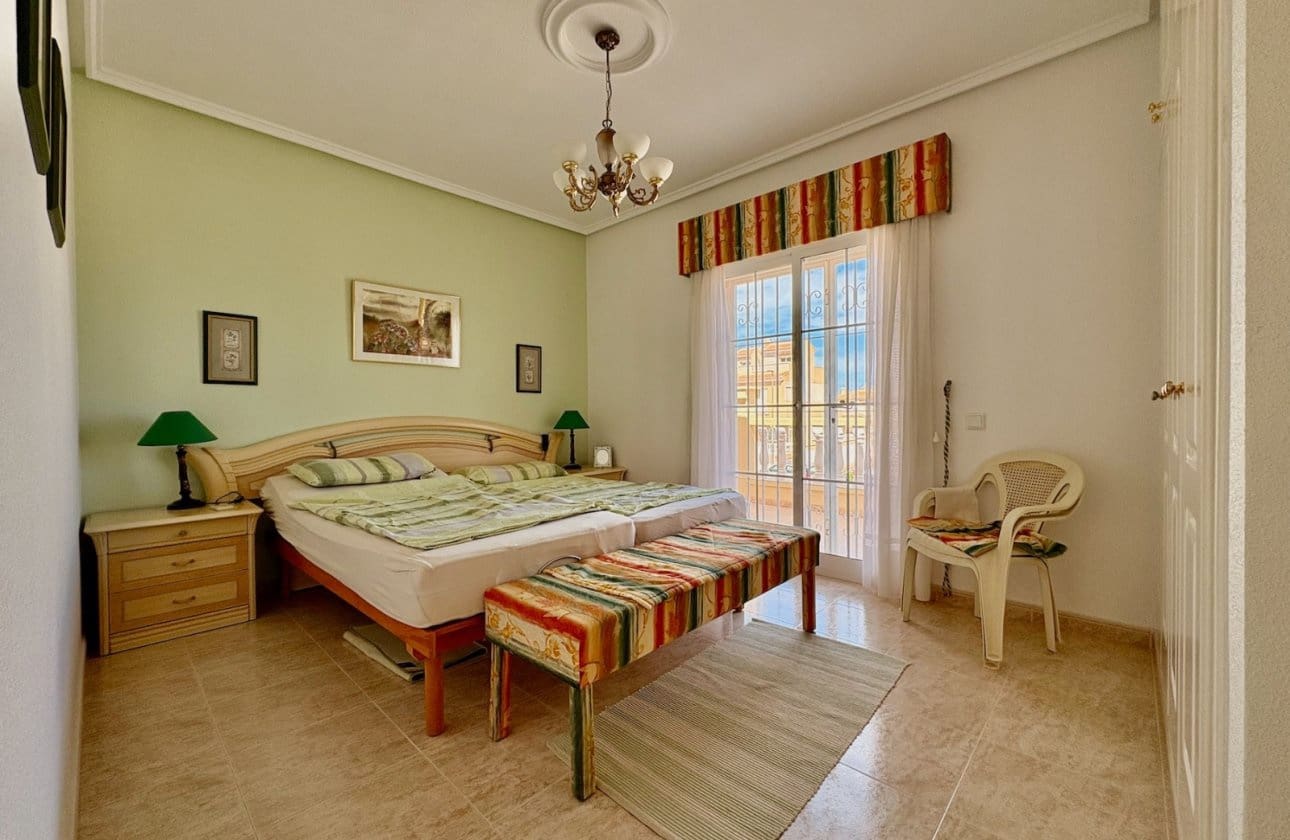 Chalet de 3 habitaciones en Ciudad Quesada en venta con piscina - 249.000 € (Ref: 9233859)