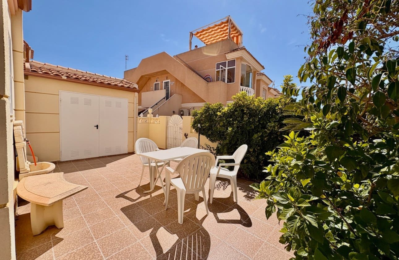 Chalet de 3 habitaciones en Ciudad Quesada en venta con piscina - 249.000 € (Ref: 9233859)