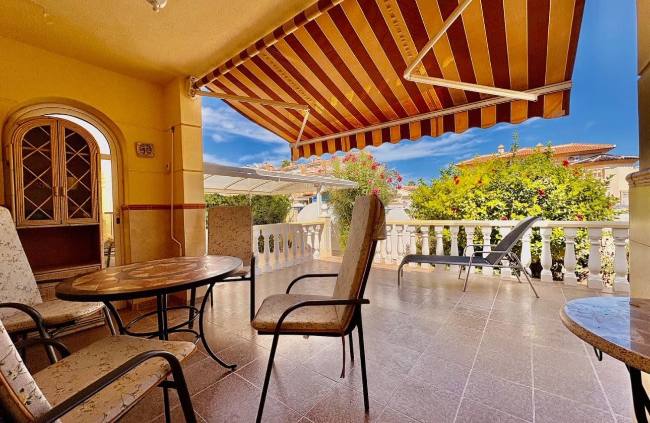 Chalet de 3 habitaciones en Ciudad Quesada en venta con piscina - 249.000 € (Ref: 9233859)