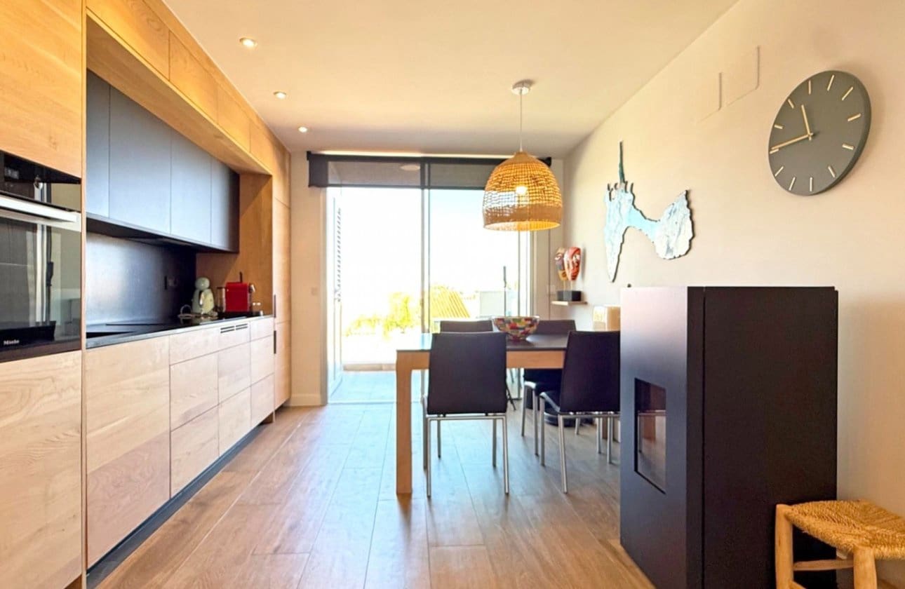 3 soveværelse Lejlighed til salg i Cabo de Palos med swimmingpool garage - € 498.000 (Ref: 9239598)