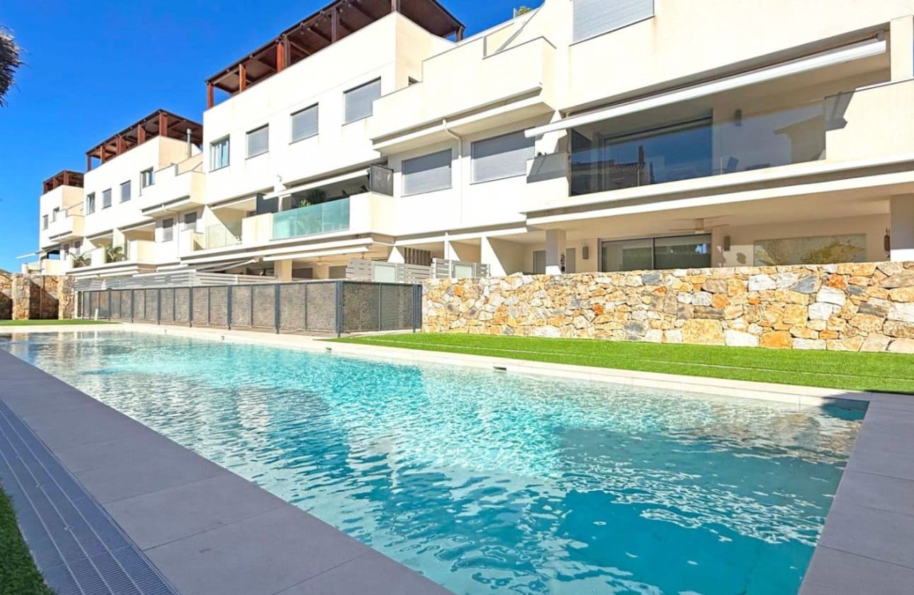 3 soveværelse Lejlighed til salg i Cabo de Palos med swimmingpool garage - € 498.000 (Ref: 9239598)