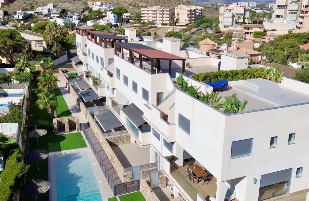3 soveværelse Lejlighed til salg i Cabo de Palos med swimmingpool garage - € 498.000 (Ref: 9239598)