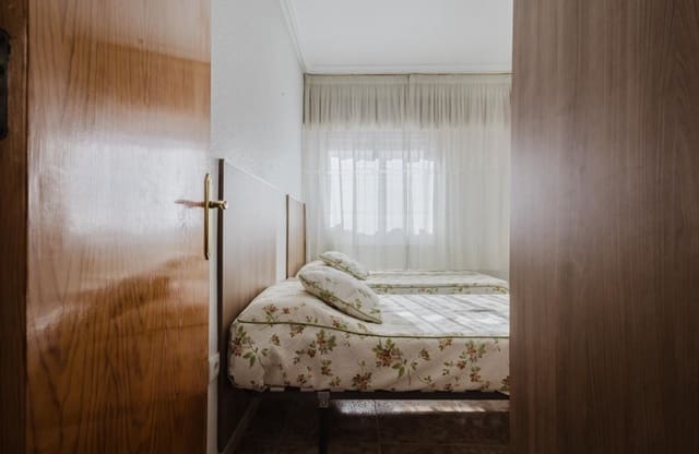 Ático de 2 habitaciones en Playa de los Náufragos, Torrevieja en venta - 149.500 € (Ref: 9253709)