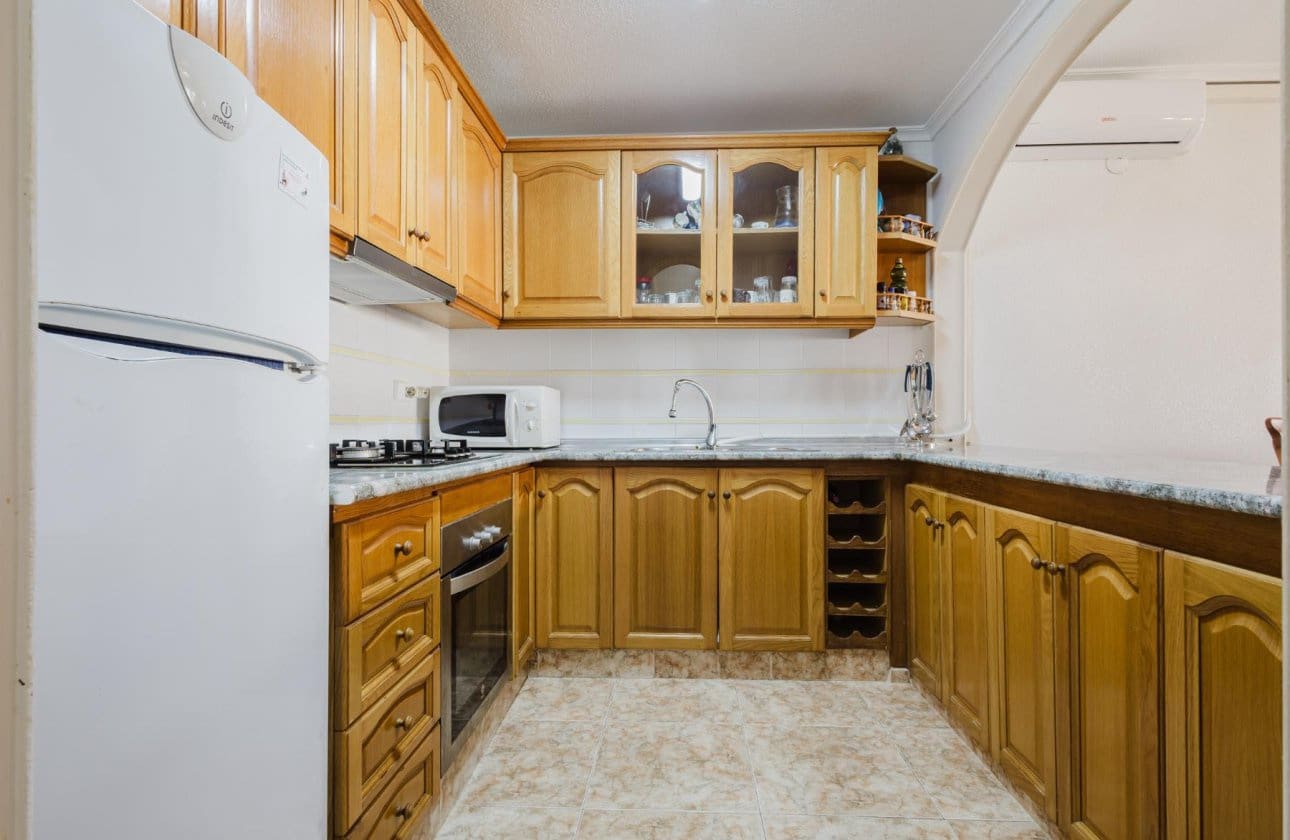 2 bedroom Penthouse for sale in Torrevieja - € 149,500 (Ref: 9253709)