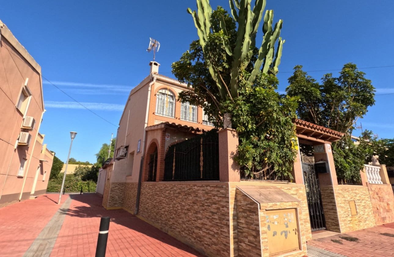 4 soverom Hus til salgs i Torrevieja - € 249 900 (Ref: 9270271)