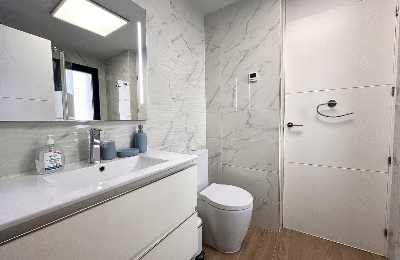 2 quarto Apartamento para venda em Villamartin com piscina - 249 900 € (Ref: 9270273)