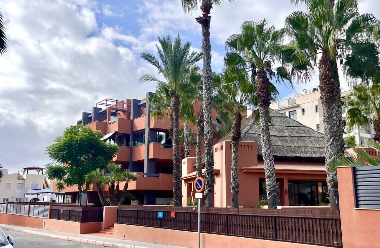 2 quarto Apartamento para venda em Villamartin com piscina - 249 900 € (Ref: 9270273)