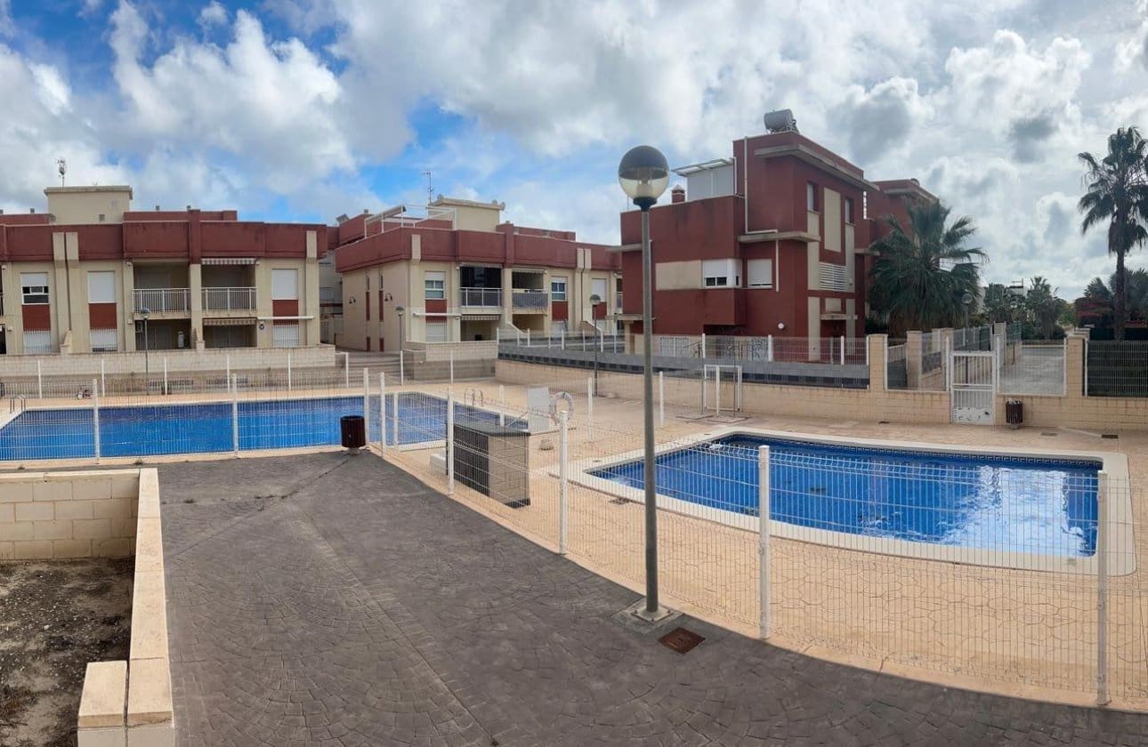 1 soveværelse Lejlighed til salg i Orihuela Costa med swimmingpool - € 129.500 (Ref: 9270274)