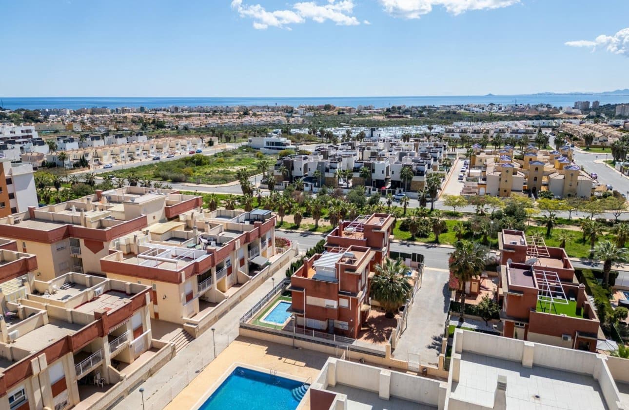 1 soveværelse Lejlighed til salg i Orihuela Costa med swimmingpool - € 129.500 (Ref: 9270274)