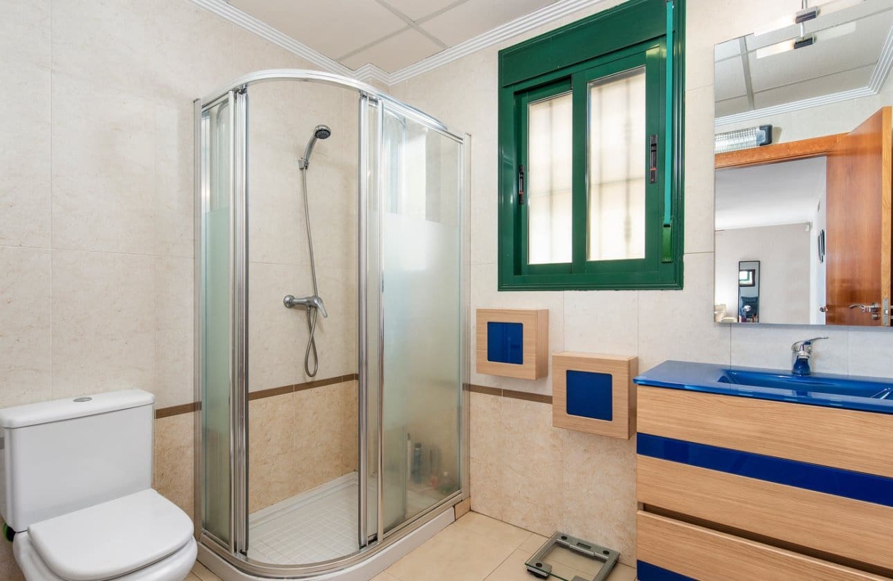 4 makuuhuone Huvila myytävänä paikassa Ciudad Quesada mukana uima-altaan 
autotalli - 520 000 € (Ref: 9428964)