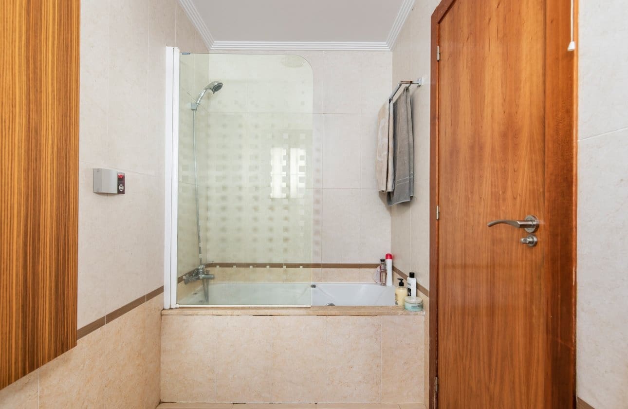 4 makuuhuone Huvila myytävänä paikassa Ciudad Quesada mukana uima-altaan 
autotalli - 520 000 € (Ref: 9428964)