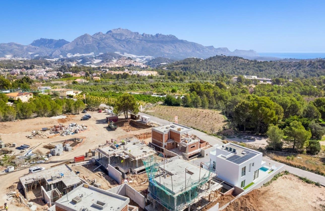 3 bedroom Villa for sale in Polop with pool garage - € 860,000 (Ref: 9428967)