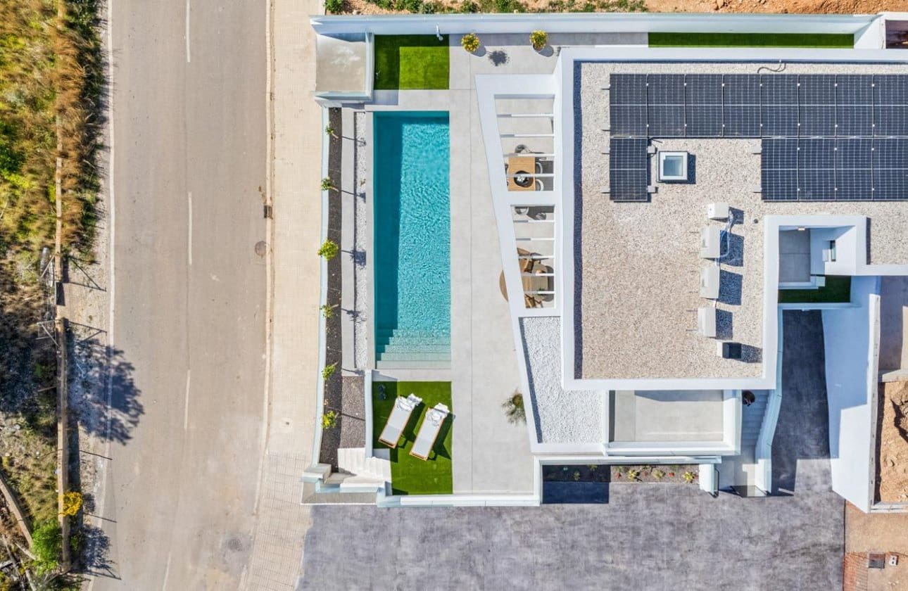 3 bedroom Villa for sale in Polop with pool garage - € 860,000 (Ref: 9428967)