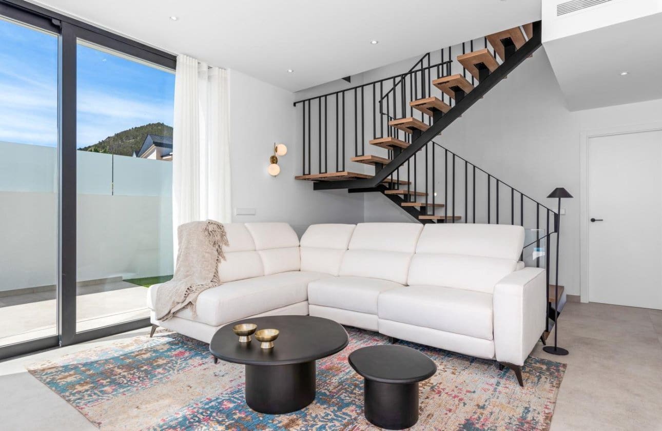 3 bedroom Villa for sale in Polop with pool garage - € 860,000 (Ref: 9428967)