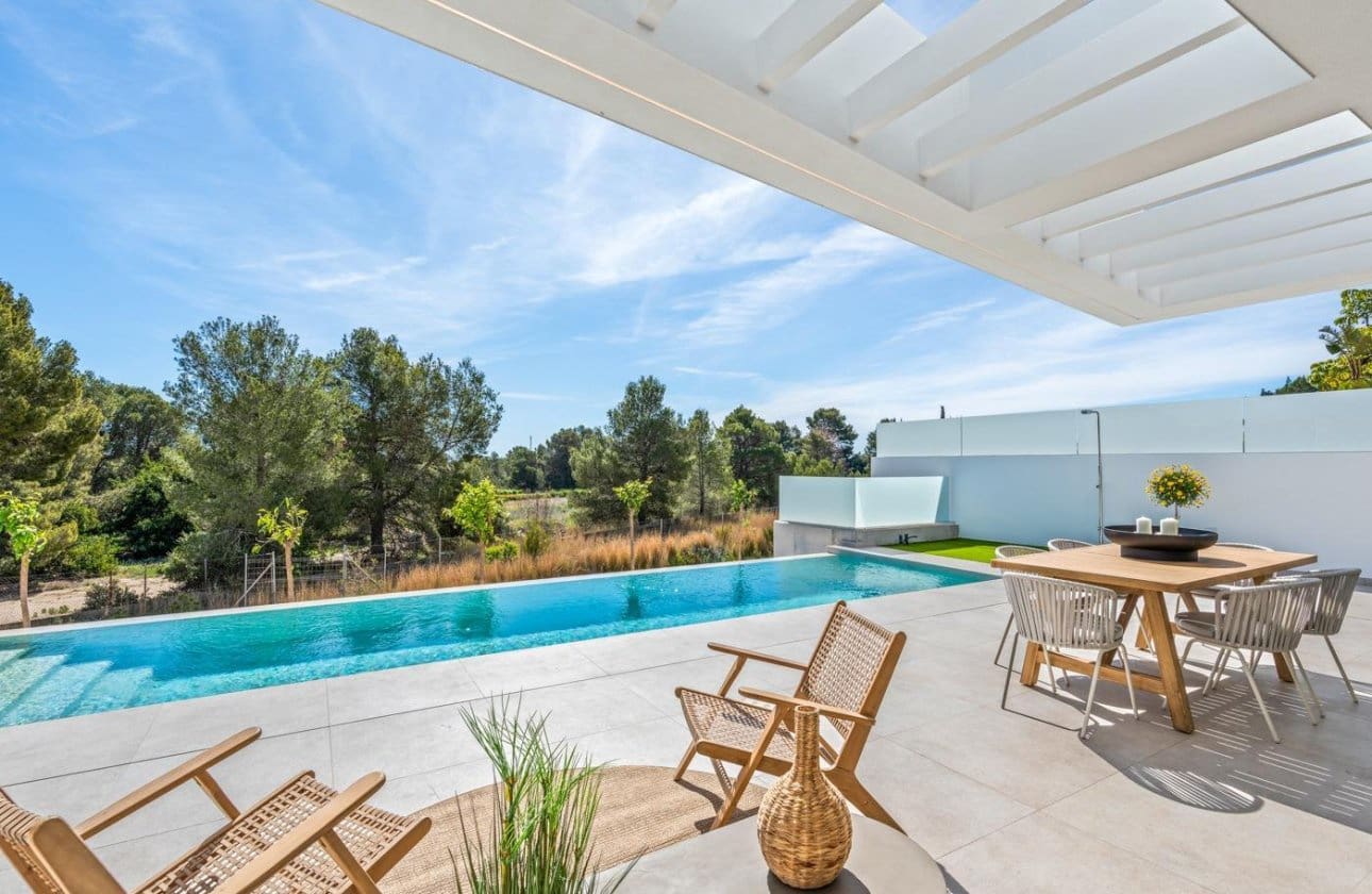 3 bedroom Villa for sale in Polop with pool garage - € 860,000 (Ref: 9428967)