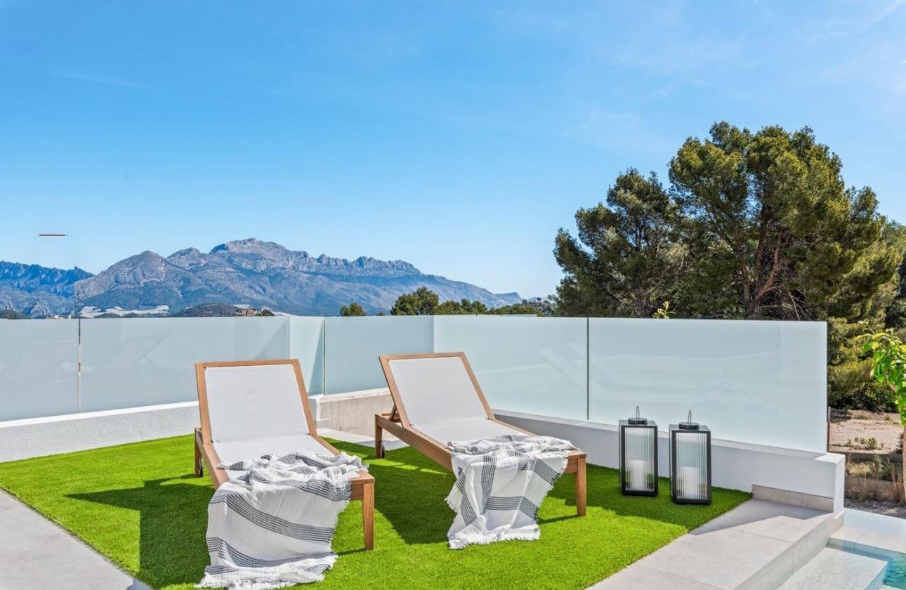 3 bedroom Villa for sale in Polop with pool garage - € 860,000 (Ref: 9428967)