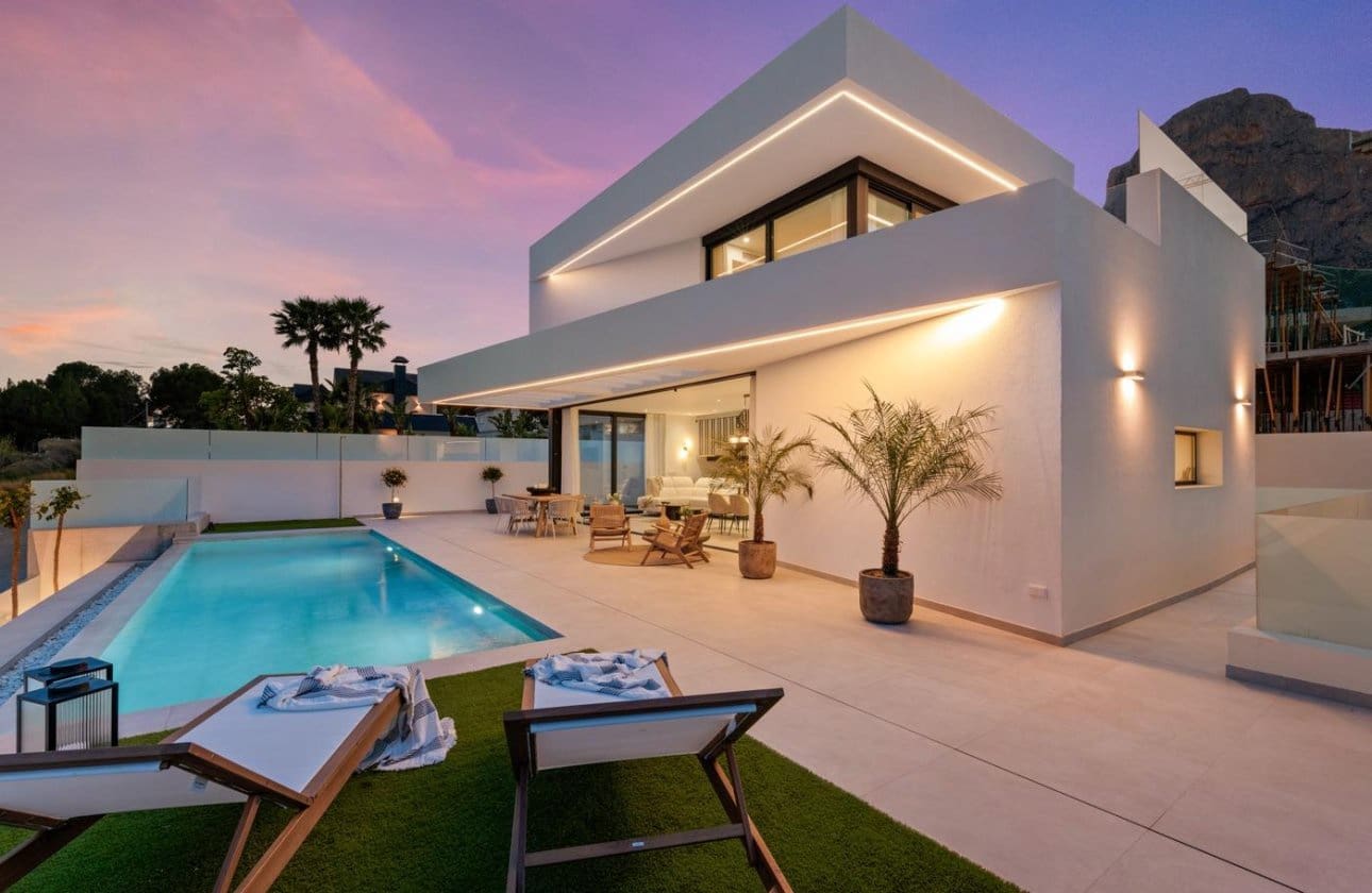 3 bedroom Villa for sale in Polop with pool garage - € 860,000 (Ref: 9428967)