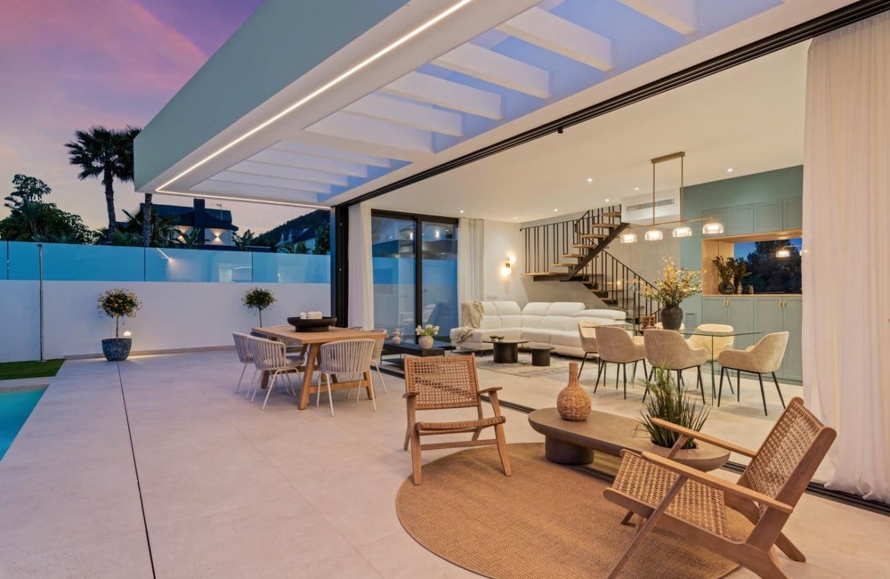 3 bedroom Villa for sale in Polop with pool garage - € 860,000 (Ref: 9428967)