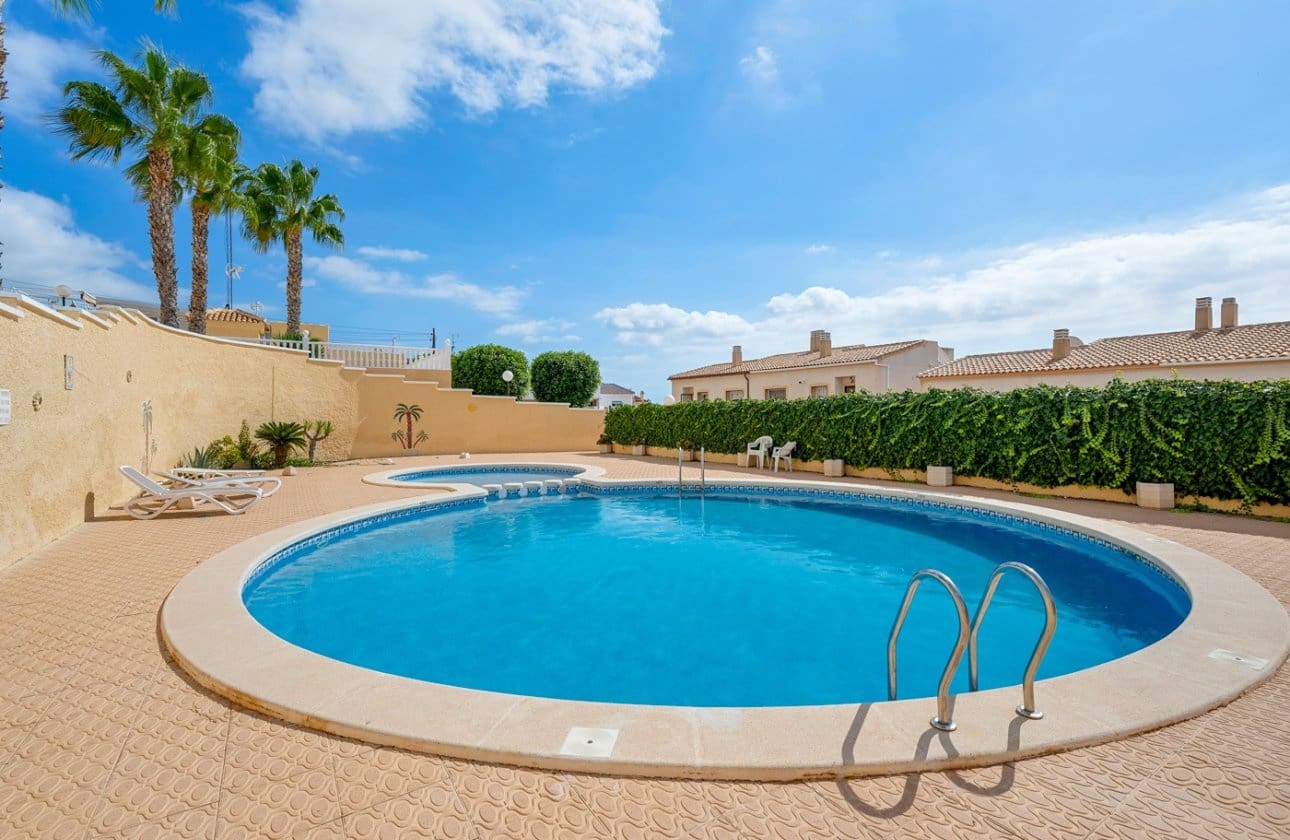 2 chambre Maison de Ville à vendre à Ciudad Quesada avec piscine garage - 195 000 € (Ref: 9428969)