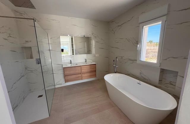 3 soveværelse Villa til salg i Pinoso med swimmingpool - € 356.000 (Ref: 9428972)