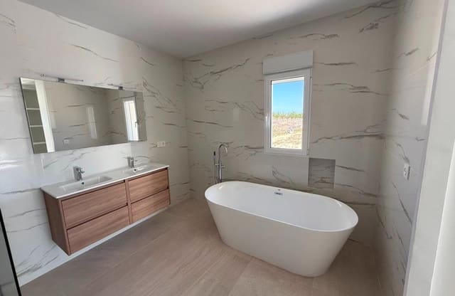 3 soveværelse Villa til salg i Pinoso med swimmingpool - € 356.000 (Ref: 9428972)