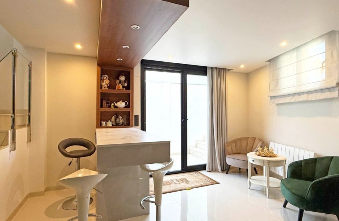 3 slaapkamer Villa te koop in Villamartin met zwembad garage - € 475.000 (Ref: 9428973)