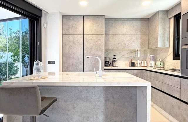 3 slaapkamer Villa te koop in Villamartin, Orihuela met zwembad garage - € 475.000 (Ref: 9428973)