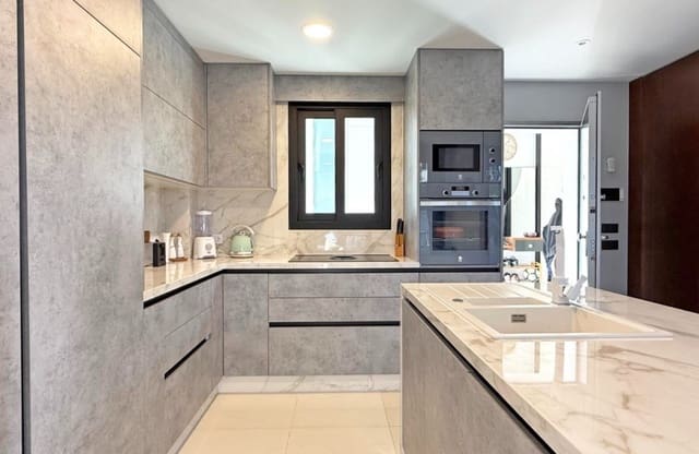 3 slaapkamer Villa te koop in Villamartin, Orihuela met zwembad garage - € 475.000 (Ref: 9428973)