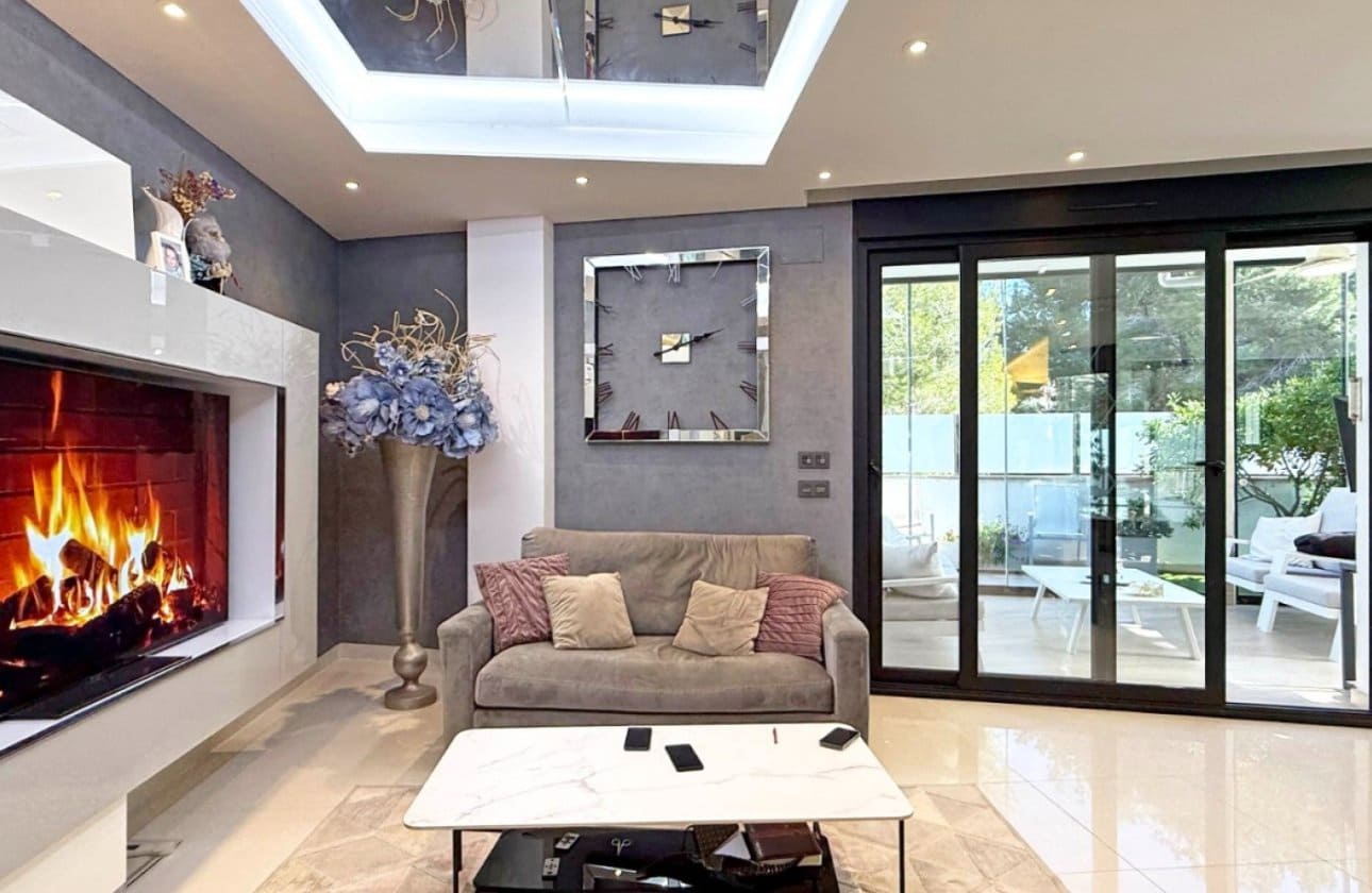 3 slaapkamer Villa te koop in Villamartin met zwembad garage - € 475.000 (Ref: 9428973)