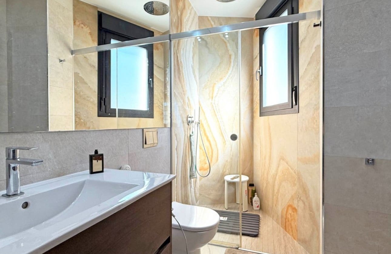 3 slaapkamer Villa te koop in Villamartin met zwembad garage - € 475.000 (Ref: 9428973)