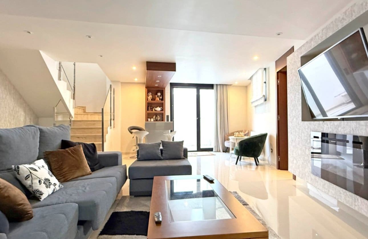 3 slaapkamer Villa te koop in Villamartin met zwembad garage - € 475.000 (Ref: 9428973)