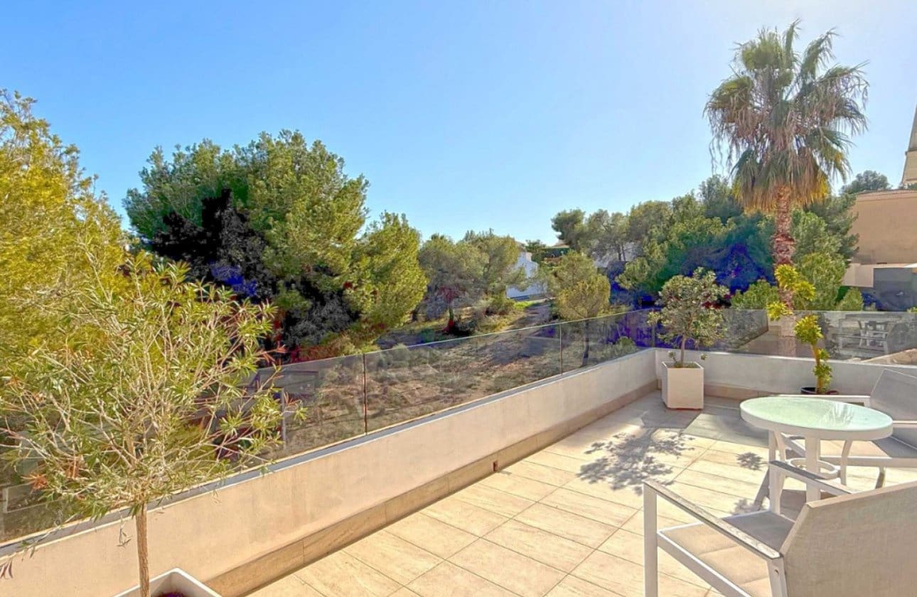 3 slaapkamer Villa te koop in Villamartin met zwembad garage - € 475.000 (Ref: 9428973)