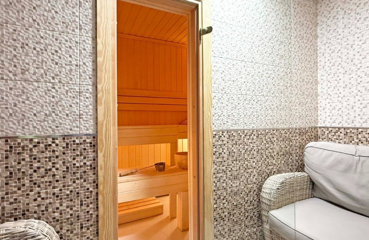 3 slaapkamer Villa te koop in Villamartin met zwembad garage - € 475.000 (Ref: 9428973)