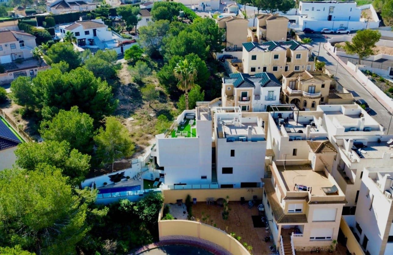 3 slaapkamer Villa te koop in Villamartin met zwembad garage - € 475.000 (Ref: 9428973)