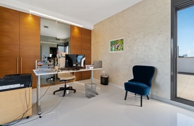 3 bedroom Villa for sale in Aguamarina, Orihuela with pool garage - € 899,000 (Ref: 9428974)