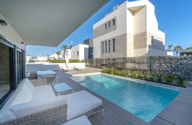 3 bedroom Villa for sale in Aguamarina, Orihuela with pool garage - € 899,000 (Ref: 9428974)